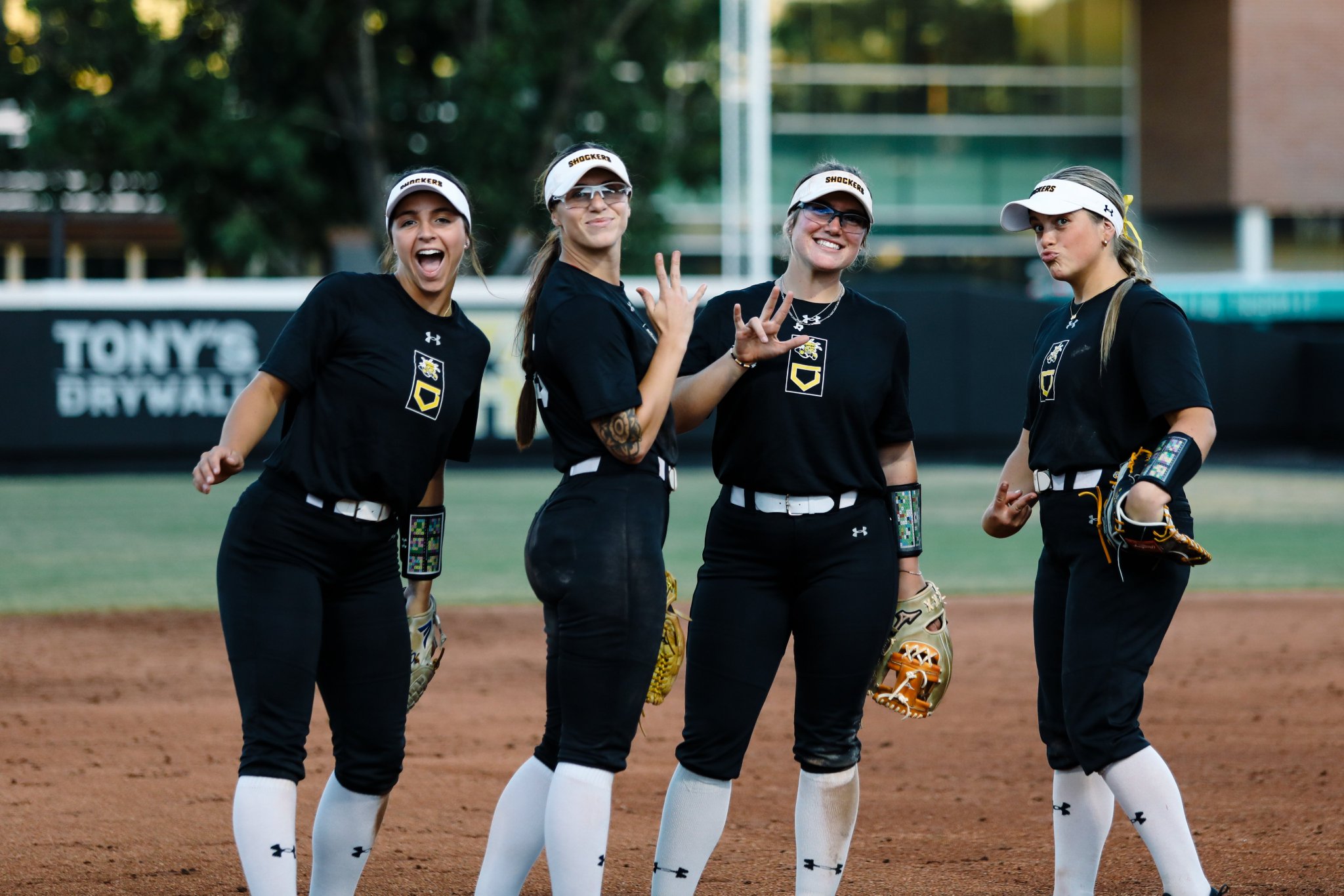 wichita-state-softball-on-twitter-havin-a-ball-this-fall-watchus