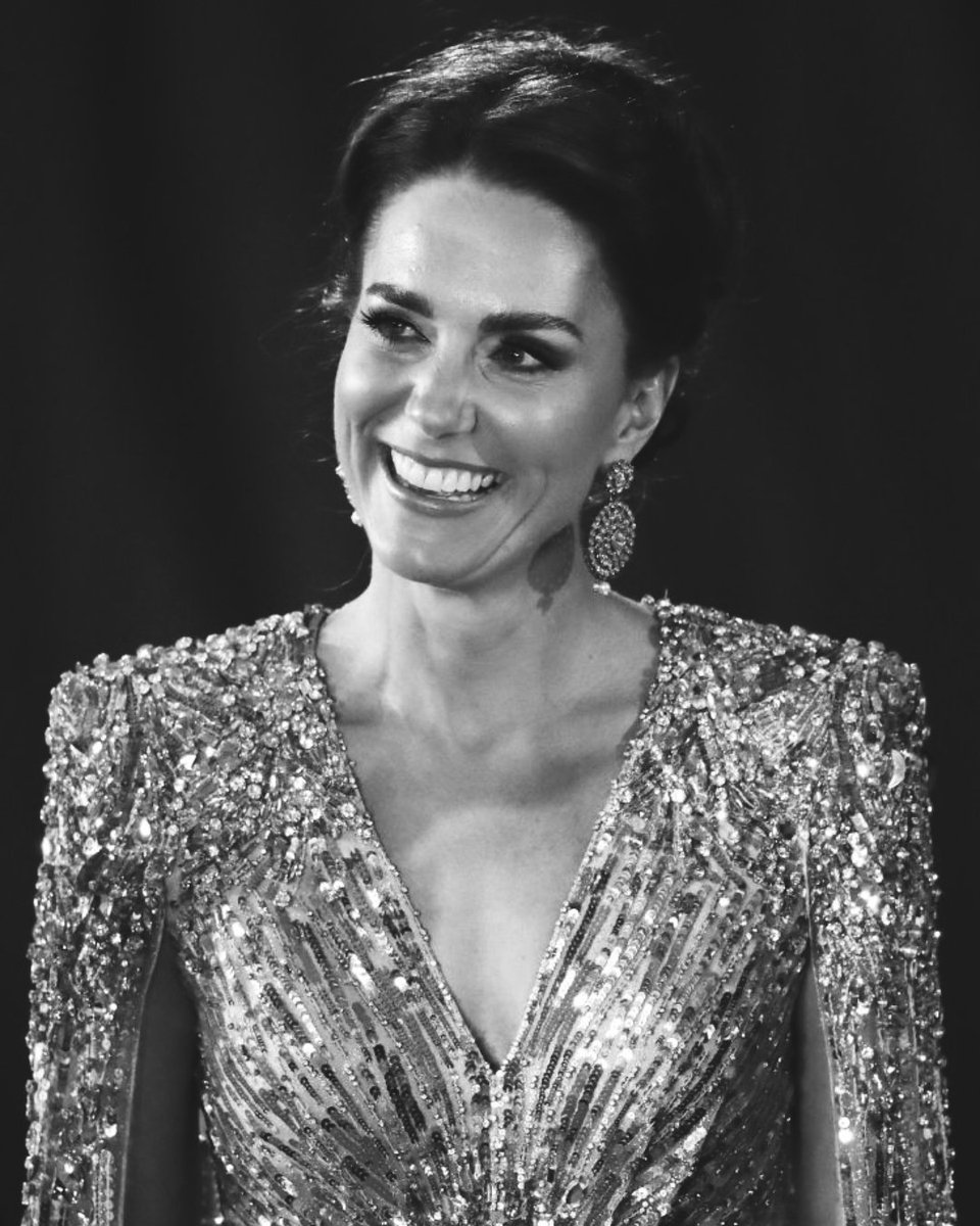 catherinebnw's tweet photo. James Bond Premiere 2021 https://t.co/dNZPbIVAlU