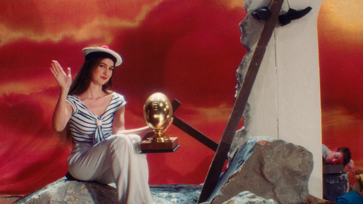 Weyes Blood shares a new video for "It's Not Just Me, It's Everybody"

realtastymusic.wordpress.com/2022/09/28/wey…