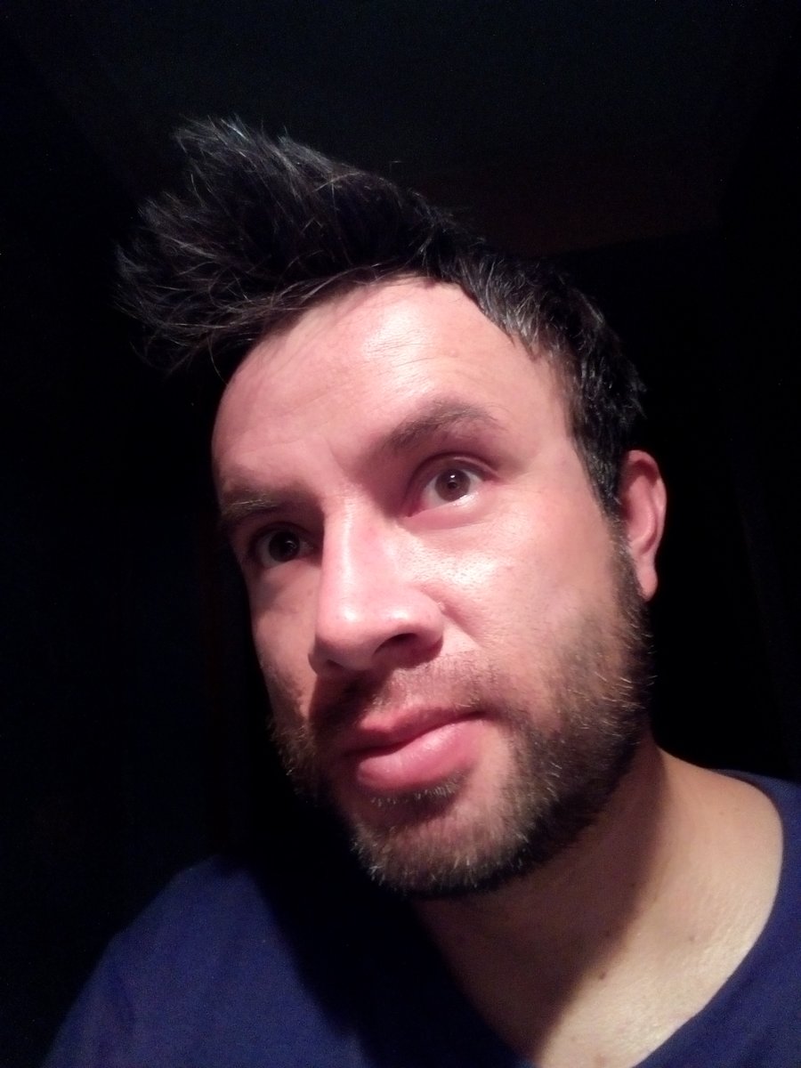 JOSHUAKOY's tweet photo. Quiero ser el "Que gustos tan feos tienes" de tu mamá.... https://t.co/bea5kDsEt9