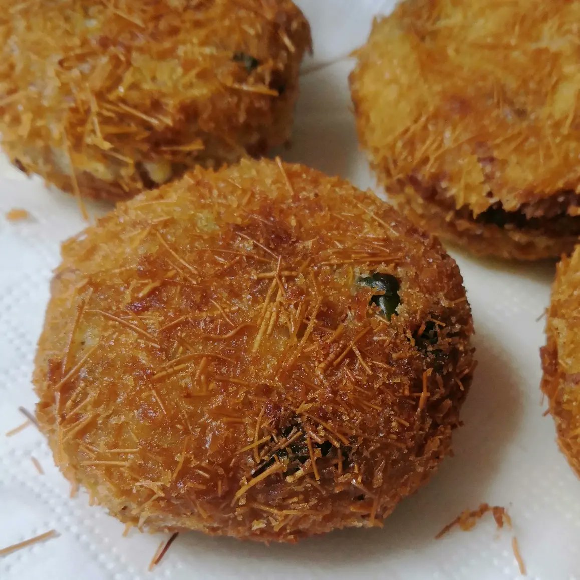 Jyo_Social's tweet photo. #russiancutlets for dinner tonight! These appetisers are low on spice and high on taste!
#teacherslovetocook #homecooking #worldcuisine https://t.co/axtSGe7ZbC