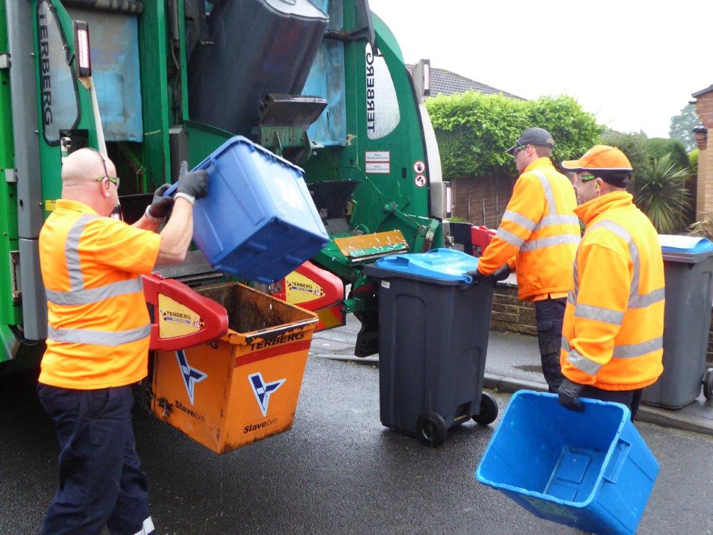 VACANCIES - We're hiring 5 new Waste Operatives. Do you like working outside, want to keep fit and work as part of a team?  Main duties include refuse/recycling collection, street sweeping, litter picking and recovering fly tipping. 37 Hours, £20,648 crowd.in/HR5pua