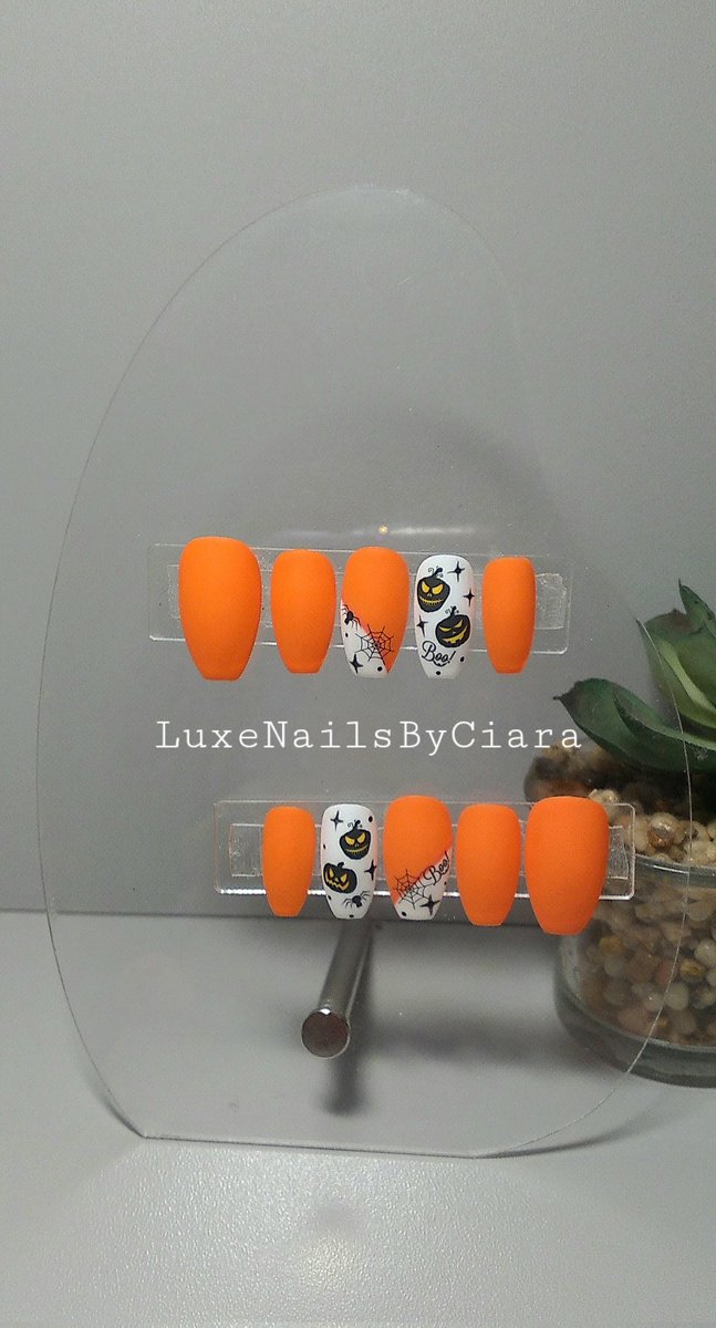 LuxeNails_Ciara's tweet photo. Love these sets 😍

#nails #nailsbyCiara #pressonnails #luxenailsbyciara #custommade https://t.co/ytvYJ33KHp