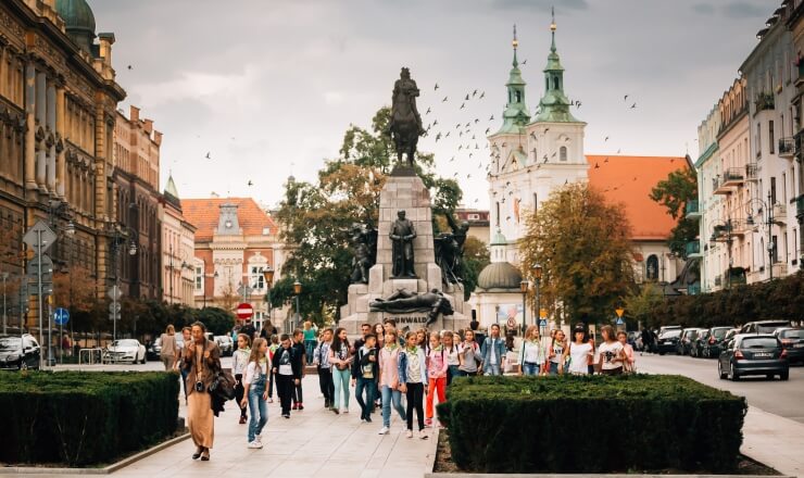 WorldEdServices's tweet image. Happening later today at 2:00 p.m. EDT: Join our webinar on education in Poland, including the latest trends &amp;amp; reforms to the education system. There will be an interactive Q&amp;amp;A session at the end of the webinar. Register here: bddy.me/3SmLMrQ #IntlEdNow