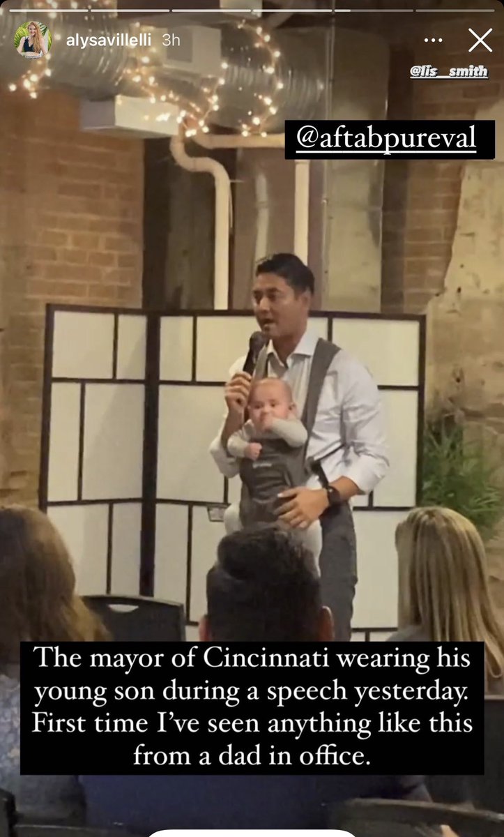 Lis_Smith's tweet photo. Love this photo of @AftabPureval, which- as @alysagvillelli points out- is a welcome, but all too rare sight in politics today—> https://t.co/sq2SHY2Jh2