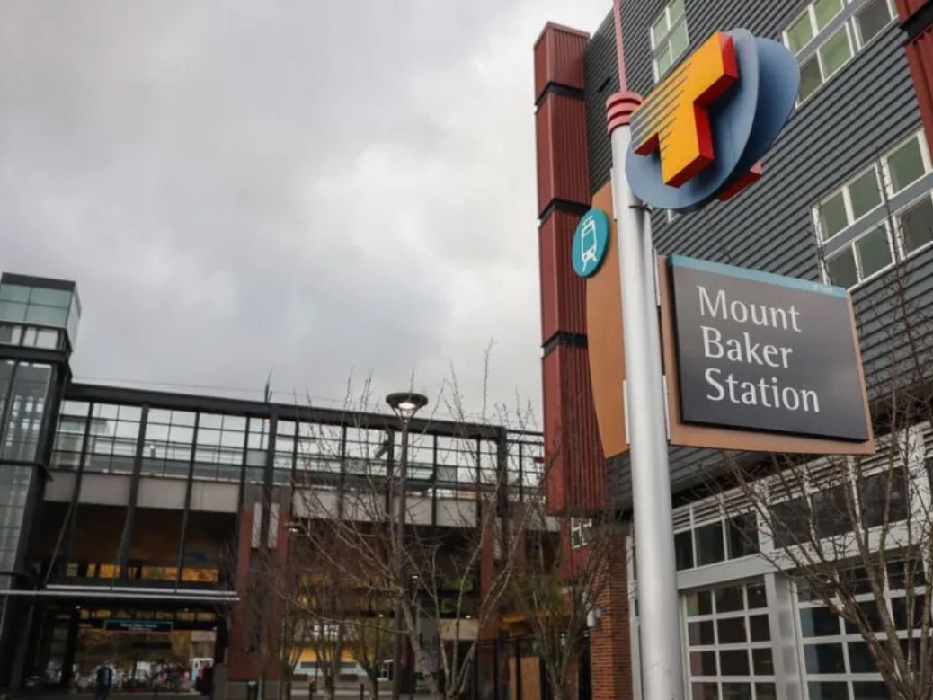 mtbakerhub's tweet photo. Join us this First Saturday, October 1st at Mt. Baker Station for a clean up! - https://t.co/r3nXZc9H5C https://t.co/H2NInJKIkV