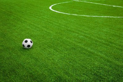 Buitenpost - <a href="/Eemdijk/">Kick</a> van a.s. zaterdag is op het kunstgrasveld. Het duel is een half uur verplaatst naar 15.00 uur.
Vanaf 15.30 uur verkoopt cateraar Mient Mulder broodjes hamburger en saté (hier alleen contante betaling). Het Oktoberfest barst direct na de wedstrijd los!