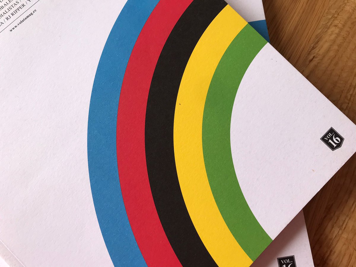 ccvolata's tweet photo. ¡Ampliamos promoción! Si te suscribes hasta el domingo 2 de octubre te llevas de regalo un ejemplar de #VOLATA16 📖
🌈 Un número especial Mundiales con Chris Hoy, Marianne Vos, Joane Somarriba, Gianni Bugno, Mundial de Ponferrada 2014... ¡y mucho más!
➡️ https://t.co/X5LMP5uxDR https://t.co/BAxjk9OPQd