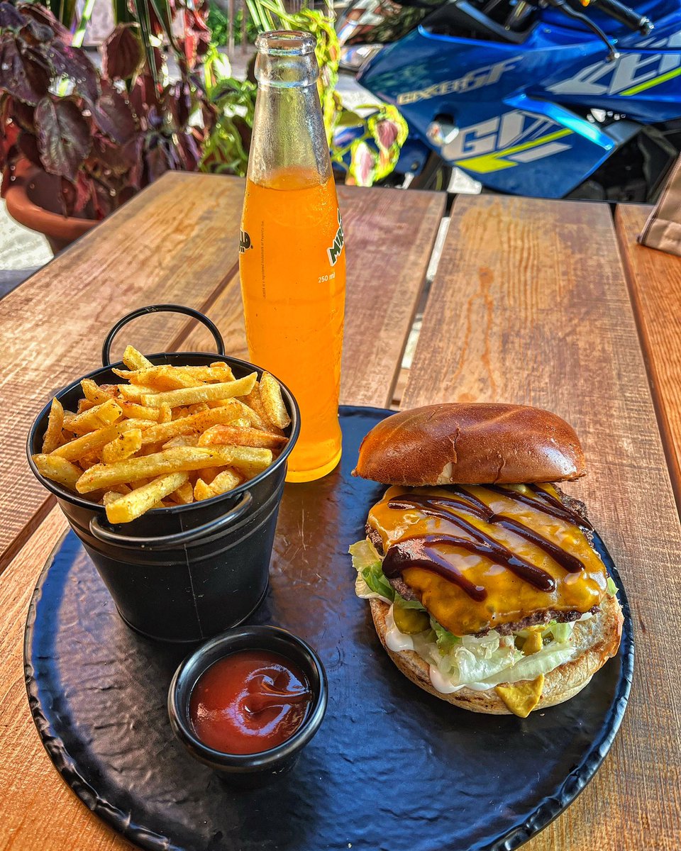 BXLebanon's tweet photo. Lunch time
#BurgerExperiment https://t.co/FLfB0IvrhR