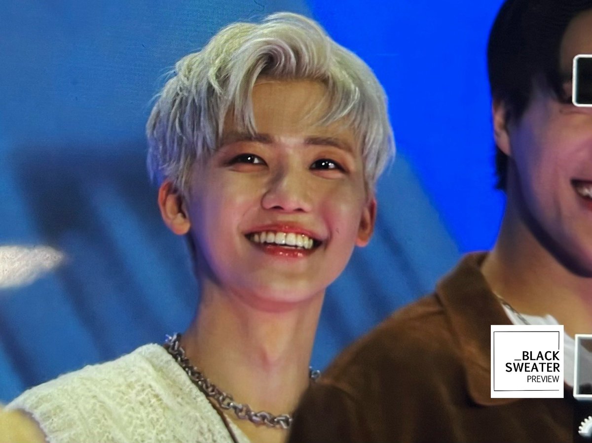 _blacksweater's tweet photo. 220928 k-wave 2022 indonesia

Jaemin kasep 😍😍

#JAEMIN #재민 #NCTDREAM https://t.co/KHIdBlW6tE
