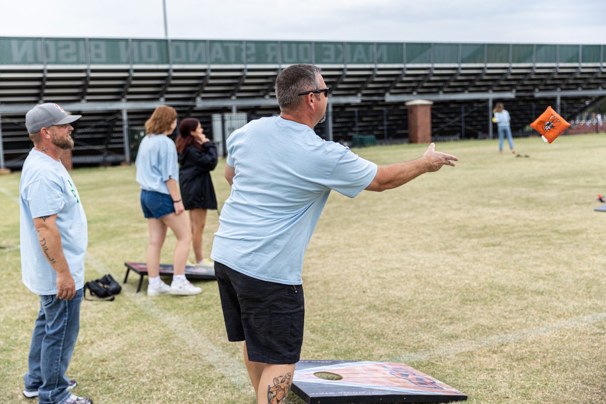 OBU_Athletics's tweet photo. The Locals put on a great show at our @OBU_Football tailgate!
Don't worry, if you missed it, they will be back at our next home football game vs. Arkansas Tech on October 8th!
#OnToVictory | #repkarip https://t.co/t3bjhlFoOU