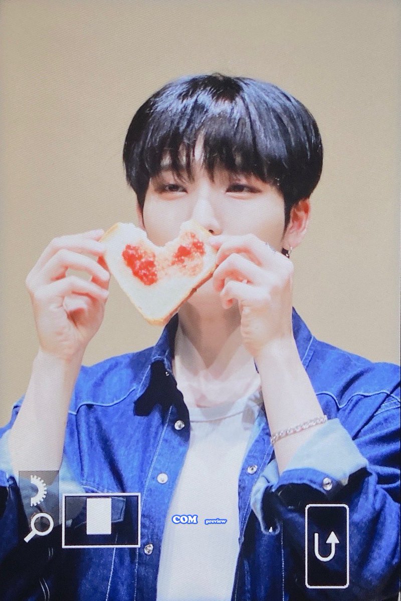 color_of_seoho's tweet photo. 220928 #서호

식빵 부스러깅....

#ONEUS #원어스 
#서호 #이서호 #SEOHO #ソホ #COM https://t.co/lUIyh8dXaC