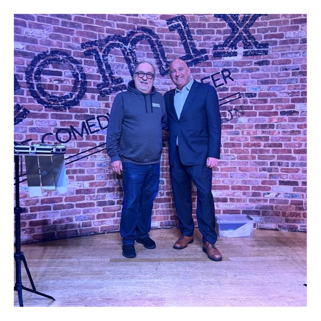 abracabully's tweet photo. LIVE FROM COMIX!
I had the most #MAGICAL time performing with comedy hypnotist and magician Jim Spinnato this past Sunday at The Mohegan Sun Casino's Comix Comedy Club.
#comixroadhouse
#mohegansun
#magicshow https://t.co/ZBZ09eMQZ0