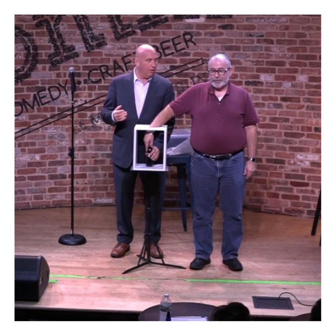 abracabully's tweet photo. LIVE FROM COMIX!
I had the most #MAGICAL time performing with comedy hypnotist and magician Jim Spinnato this past Sunday at The Mohegan Sun Casino's Comix Comedy Club.
#comixroadhouse
#mohegansun
#magicshow https://t.co/ZBZ09eMQZ0