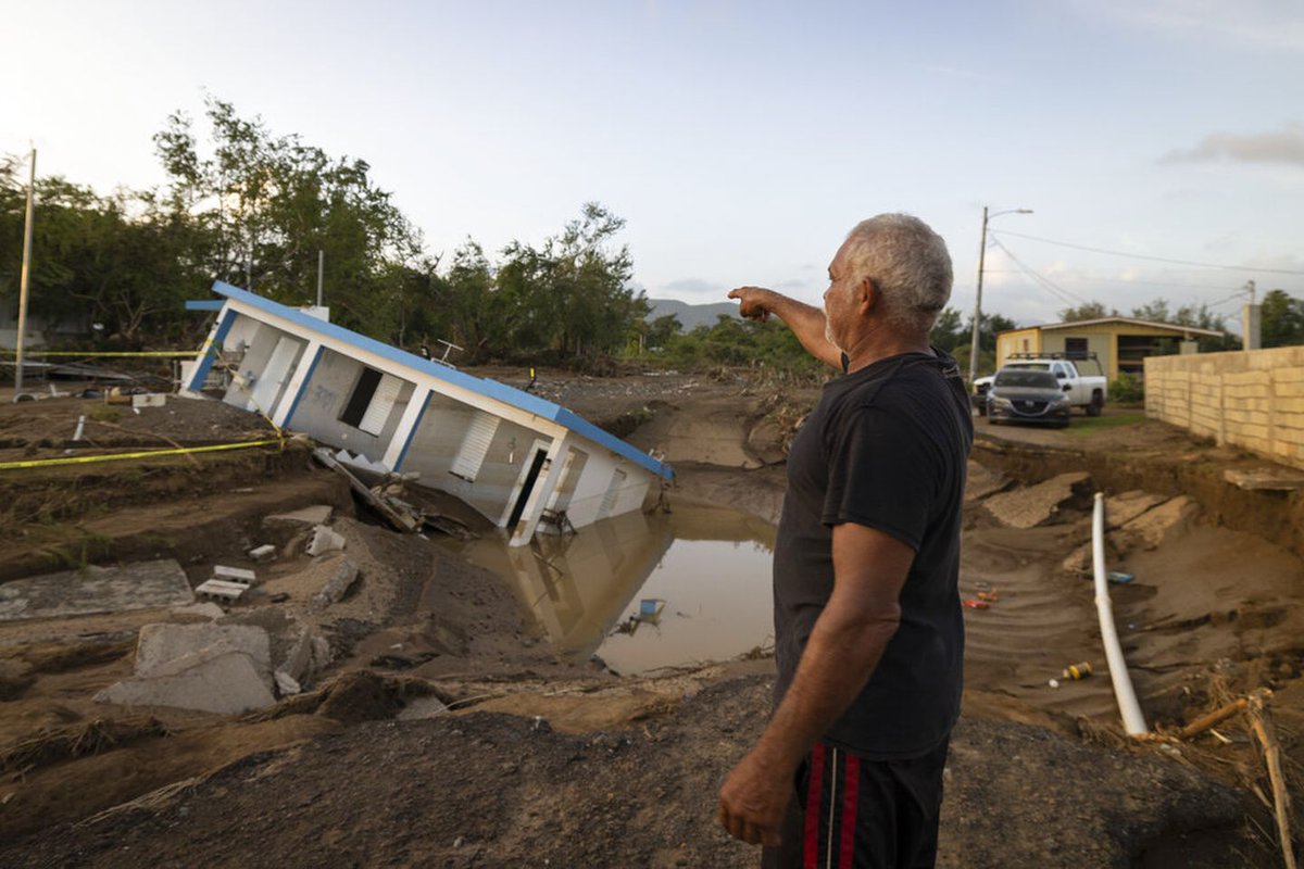 BCEFA's tweet image. On behalf of the theater community, @BCEFA is awarding a $250,000 emergency grant to immediately assist the people of Puerto Rico with on-the-ground support organized by the @HispanicFed. Learn more here: broadwaycares.org