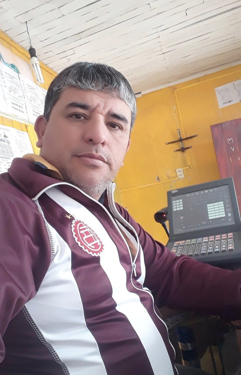 ChalissC's tweet photo. Demasiado tranqui en el la buró👨🏻‍💻 https://t.co/9uEuiJFB1x