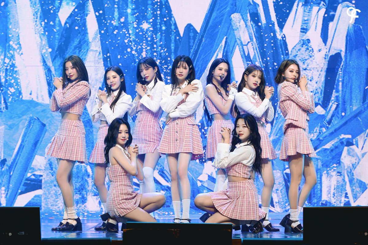starymode's tweet photo. also happy 5 years since being formed, let's continue succeeding together 🤍 https://t.co/t2BnNHFqng