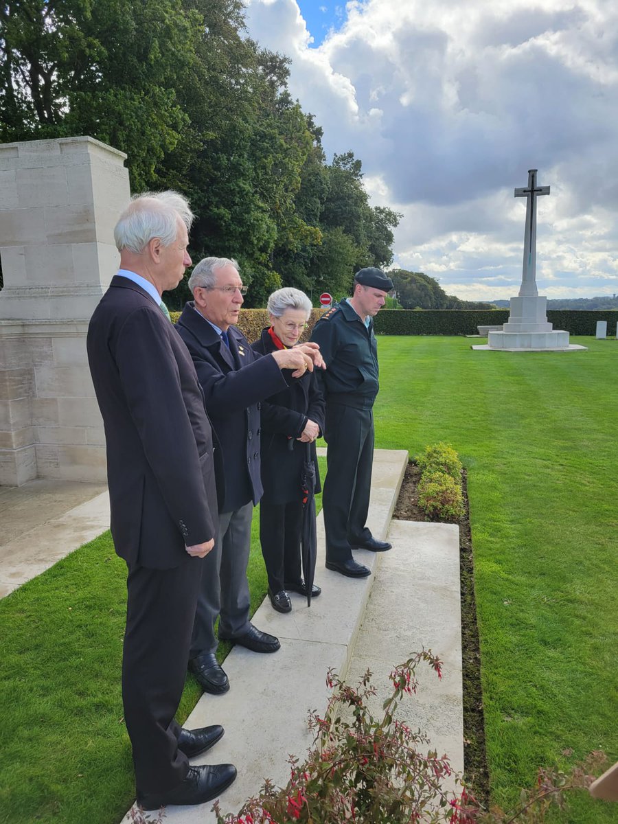 HonStephaneDion's tweet photo. L’amitié historique profonde qui unit les #Dieppois et le Canada 🇨🇦 s’est à nouveau illustrée cette année à l’occasion des commémorations du 80e anniversaire du #RaidSurDieppe #Dieppe80. #LeCanadasesouvient https://t.co/IDPQORvwTE