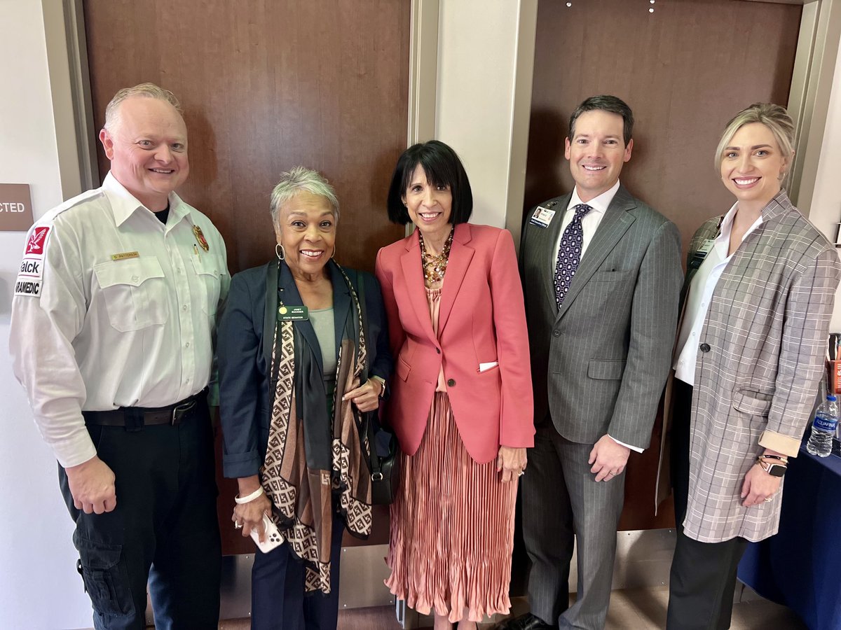SenJanetBuckner's tweet photo. Now Open: Behaviorial Health & Wellness Outpatient Services at Saddle Rock. Meeting the urgent needs of our community for our children ages 9-17. @HealthONEsystem. #expertsclosetohome #balancedwellness https://t.co/VTkaAUqPJm