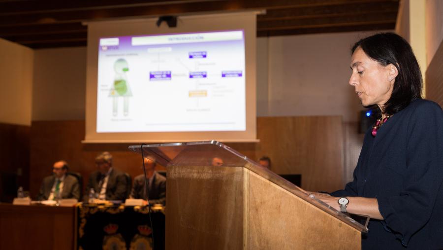 JorgeMiraUSC's tweet photo. @UniversidadeUSC @calvarezlorenzo @RAGalegaCiencia @Farmacia_USC @dfarmausc @iMATUS_USC @ConcheiroNine @areyric A Directora do @iMATUS_USC, @calvarezlorenzo, ingresou onte na @RAGalegaCiencia.

Parabéns Carmen! 👏 https://t.co/dNMDWF8uxR