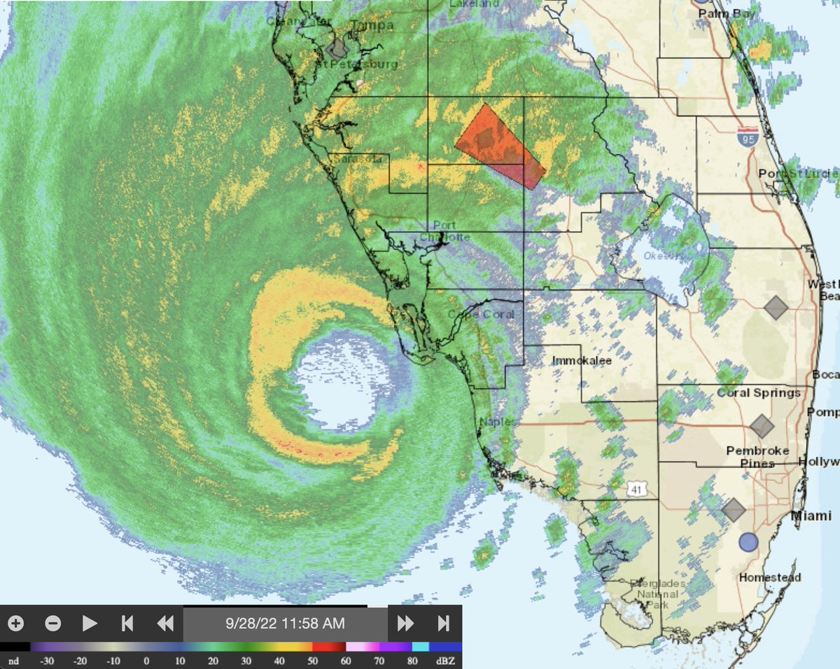 12 PM EDT 9/28 Tropical Cyclone Update for Hurricane #Ian. 

The eyewall of Ian is now moving onshore at Sanibel &amp; Captiva Islands.

Latest: hurricanes.gov/#Ian