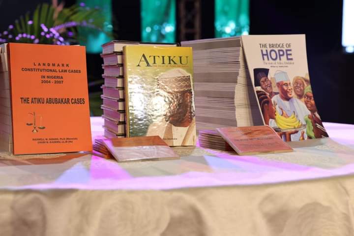 hanna_Iye's tweet photo. I'm honoured to have been a part of the launch of the #AtikuBooks that captures the story of my life, my landmark judgements that have deepened democracy and constitutionalism in Nigeria and my thoughts on restructuring as a pathway to unity and development. -AA https://t.co/7BRENldYes