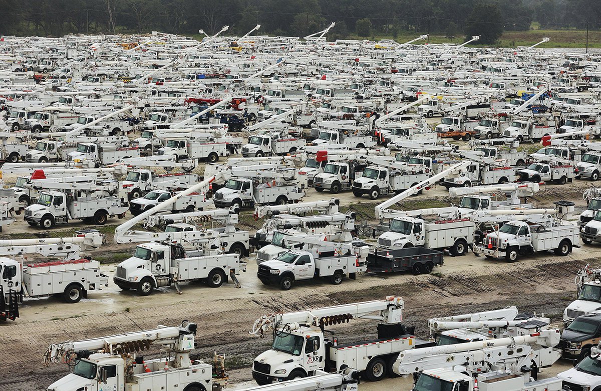 Utility trucks stage in a rural lot in The Villages of Sumter County, Florida, on Wednesday morning in preparation for Hurricane Ian. 

nbcnews.to/3dSfSof

📷 Stephen M. Dowell / Orlando Sentinel / AP