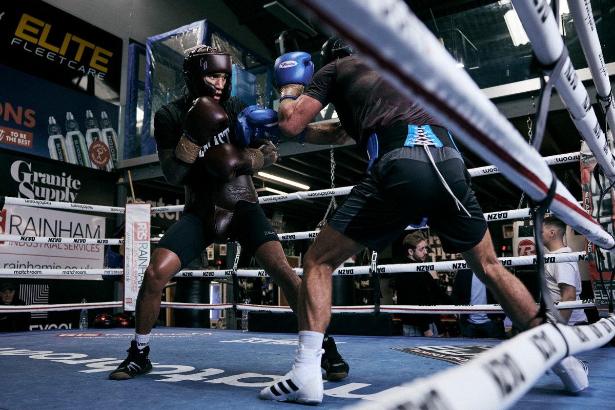MatchroomBoxing's tweet photo. Rounds in the bank π
@ConorNigel π @FelixCashboxer
#EubankJrBenn #CashCoyle https://t.co/Op2N2V3Aqg