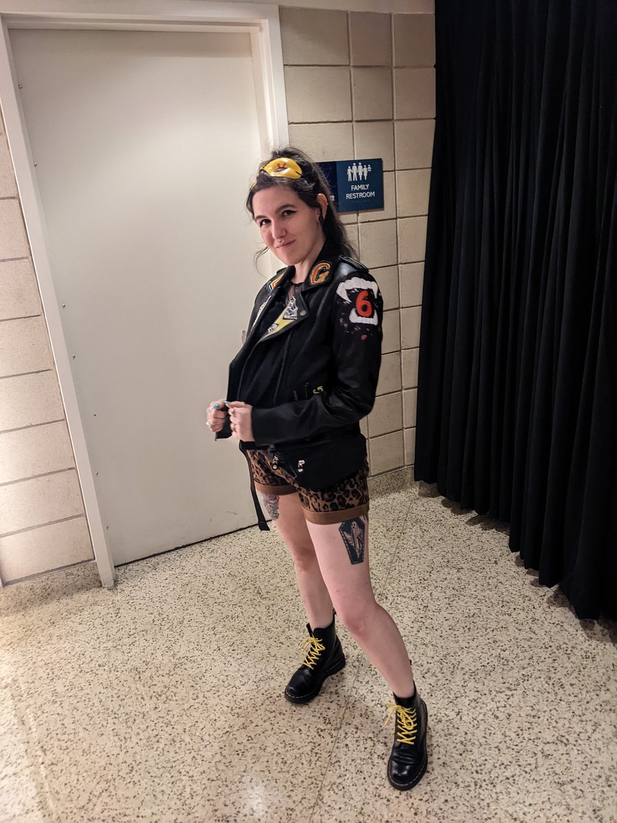 StaySunkMeg's tweet photo. Killjoys really do never die 🖤 in absolute disbelief I could finally see MCR live last night after 13 years of being obsessed https://t.co/G9i3zP4sDp