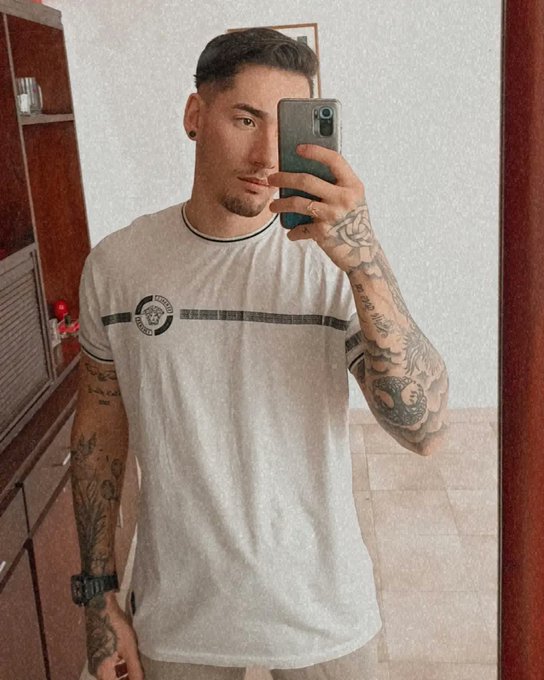 Se dice hola ? https://t.co/DgX9P78voe<a href="/tag/nuevafotodeperfil"class="tags"><span>#nuevafotodeperfil</span></a>