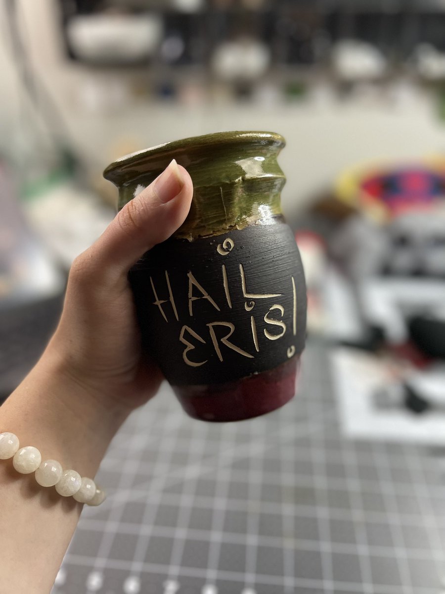 Woke up this morning and said “I’m going to embrace chaos today” the universe was like…bet
Join me for some chaos craft twitch.tv/strwb