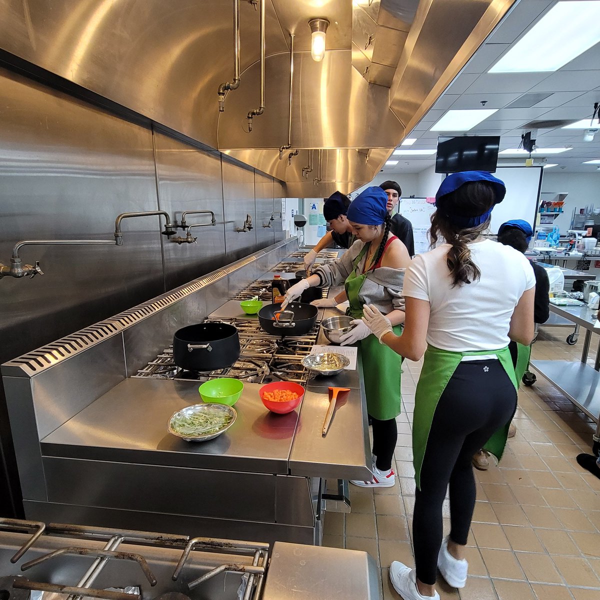 Leslie Bartlett (@mrsbhistories) on Twitter photo 