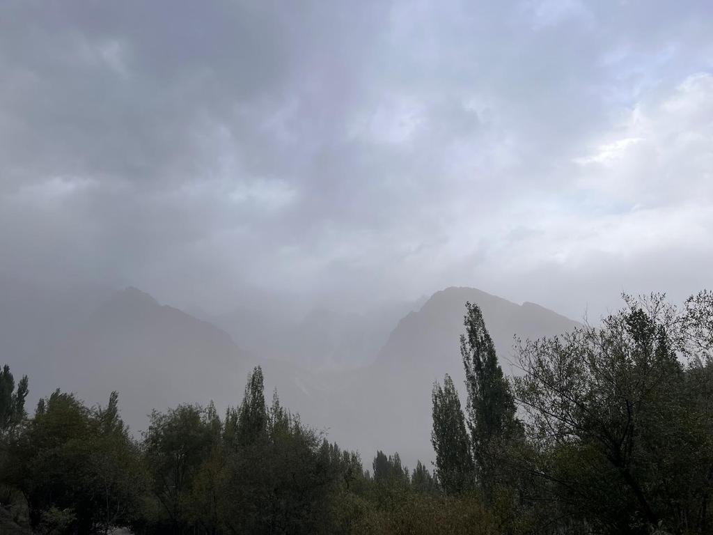 fatimashuja's tweet photo. Beautiful Skardu ! 😍
#UpperKachuraLake
#LowerKachuraLake
#SoqValley https://t.co/3CSsQea9My