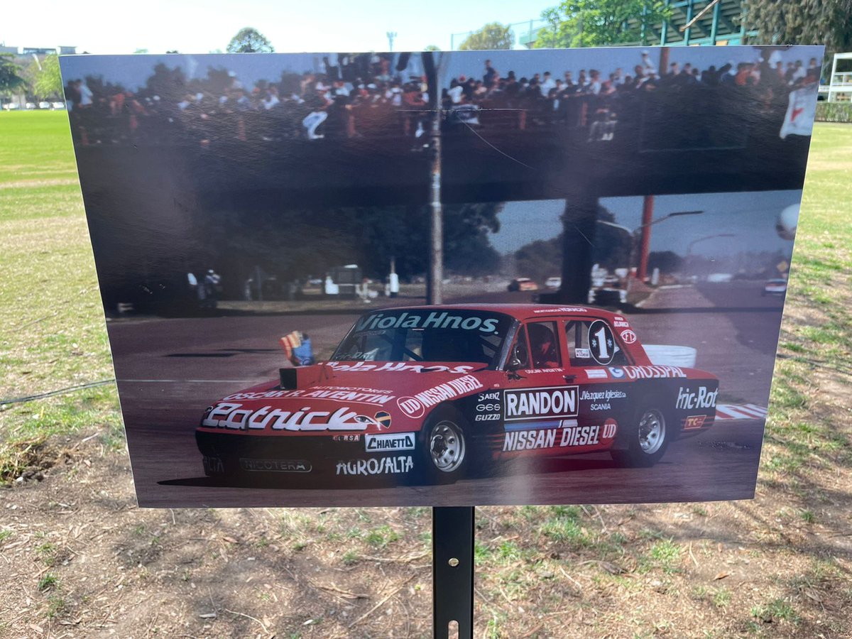 CarburandoTV's tweet photo. 📕📸 Carburando está presente en la presentación del libro "Aventin. Tres campeones de una misma cuna".

El mismo repasa la trayectoria en el #TC de Oscar, Antonio y Diego Aventin, quienes lograron dejar su huella en la categoría más popular del país.

#Aventin #TurismoCarretera https://t.co/z9tSHvPhp7