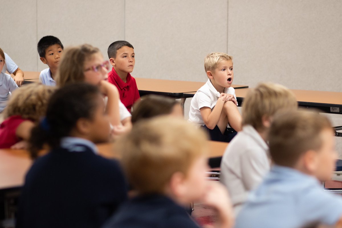 LincolnCharter's tweet photo. Meteorologist @AshleyKramlich from @wsoctv had our students’ full attention when teaching about hurricanes today! Thank you so much for sharing your knowledge with us and being a role model for our future scientists!
#LCSstem #LincolnCharterExperience
@philorbanWSOC9 https://t.co/41JyNo0fvD