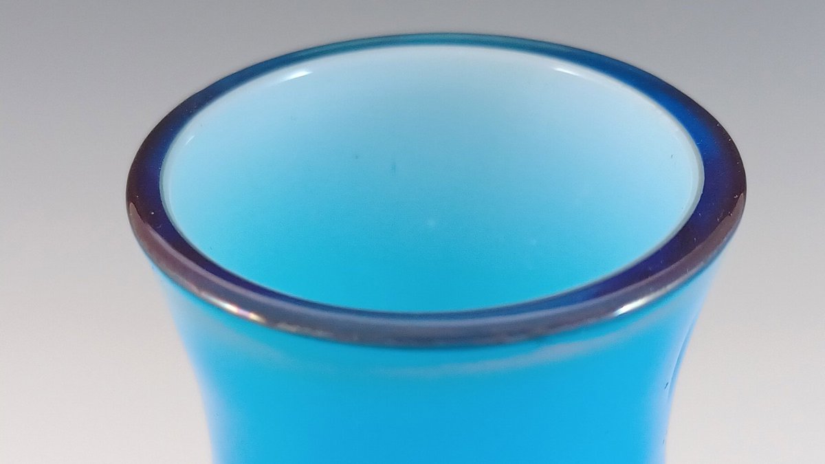 Swedish / Scandinavian Blue Opal Cased Hooped Glass Vase

20thcenturyglass.com/store/index.ph…

#scandinavianglass #swedishglass #scandinavianstyle #antiqueglass #artglass #vintageglass #retroglass #glassware #homedecor