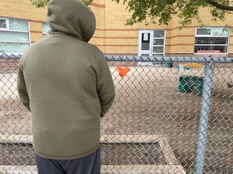 AGESGryphons's tweet photo. Gr 7 classes adorned the Kindergarten fence with orange hearts today as part of their learning around National Truth and Reconciliation Week and as we lead up to Orange Shirt Day. Thank you Gr 7s for your learning and sharing that with us in such a beautiful way! @SCDSBequity https://t.co/G9pAwo9jcg