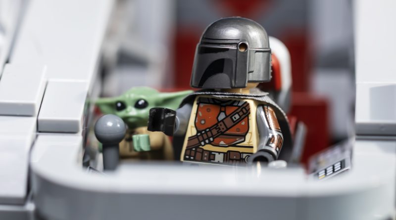 BrickFanatics's tweet photo. A small stickered piece inside 75331 The Razor Crest reveals that Din Djarin certainly takes his parenting responsibilities very seriously.
https://t.co/pwA4SbrkLq
#LEGO #StarWars #LEGOStarWars #LEGORazorCrest https://t.co/CLtlUs0Hi4