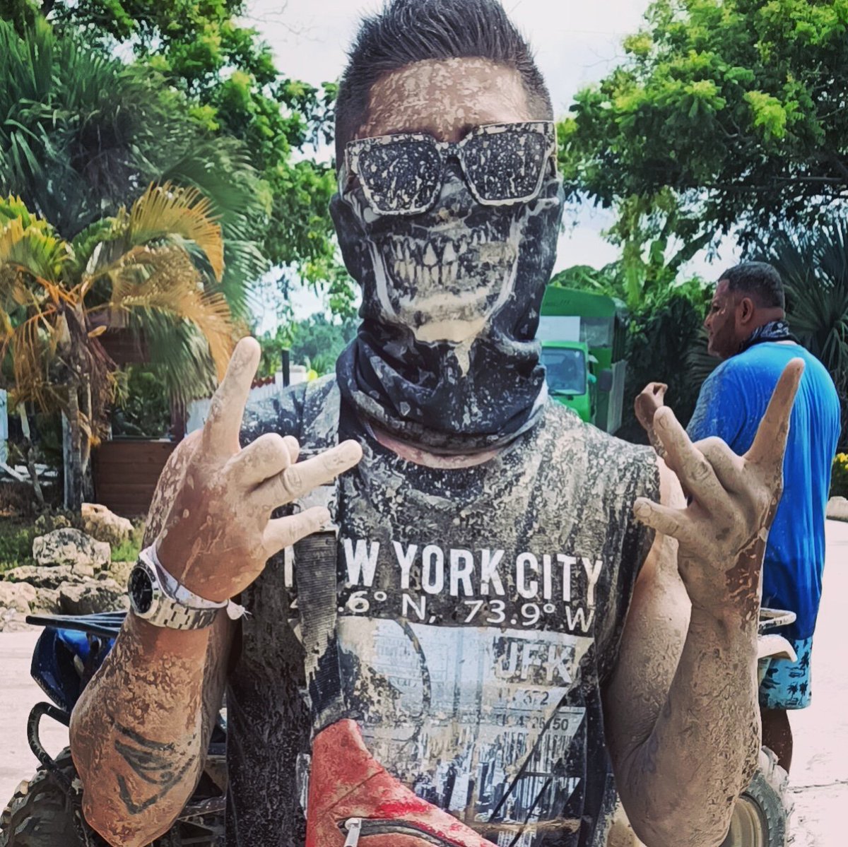 ElJoeyPR's tweet photo. La diferencia entre tú y yo es que yo no tengo miedo a ensuciarme. Tú aparentas para redes, yo no tengo que decir ni mostrar. Mi precencia habla por si sola
👁️ https://t.co/sB8EgLgFYT