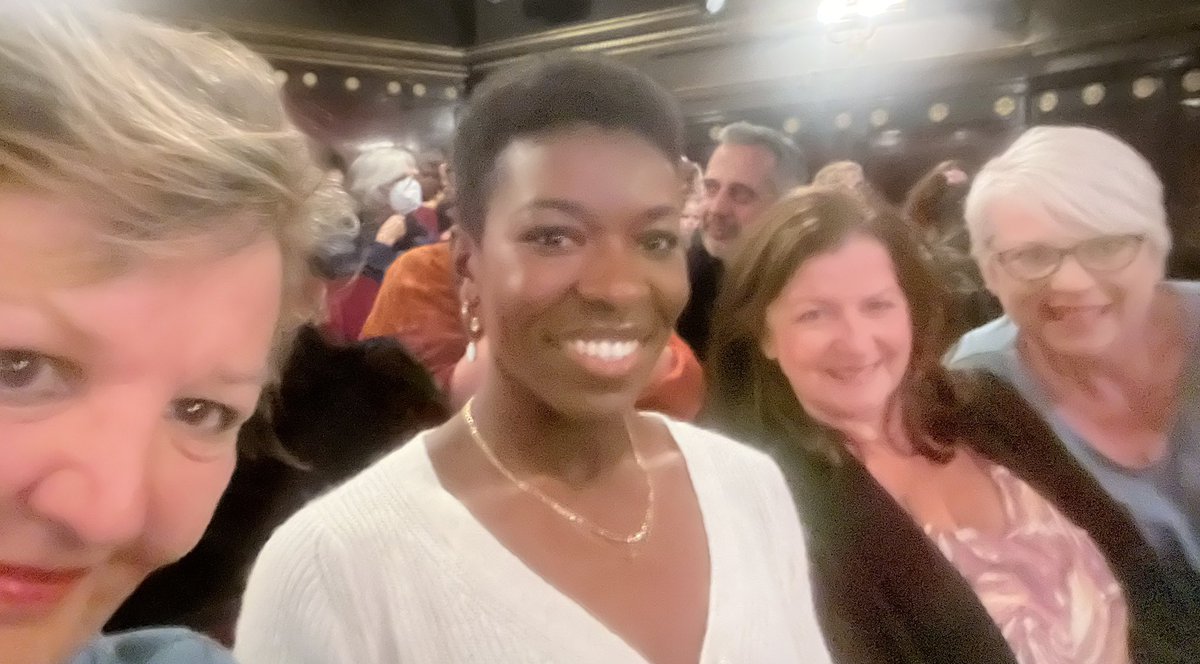 LindaCBLMGT's tweet image. Busy week as I mentioned…this afternoon we are at FROZEN open dress for the new company - so so proud of our MOLLY FRANCIS - West End Debut! What a show! Phenomenal Cast! Took the lovely @JocelynPrah as our +1!