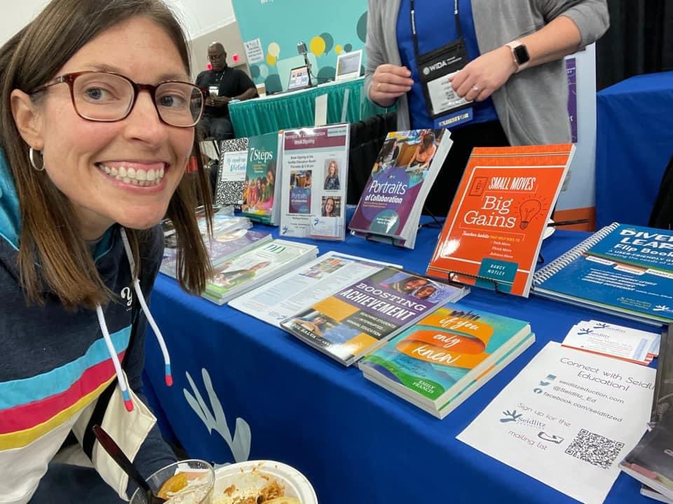 emilyfranESL's tweet photo. Beautiful #BookSelfie of Lori M. Fox at the #WIDA2022 getting my book 🤩🙌🏽🔥📚 🤳🏽#IfuonlyKnewBook @Seidlitz_Ed #WIDA22 https://t.co/kMio2Un6dZ