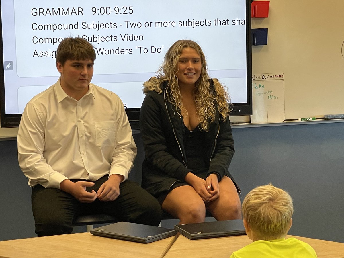 DarrenSchuler's tweet photo. ⁦@WMPublicSchools⁩ Homecoming royalty made a stop this morning @wmes111⁩ to read and visit with K-4 classrooms.Thank you royalty! #OwntheCrownWM #opportunities #connections #homecoming2022 https://t.co/q1FWLCn3TB