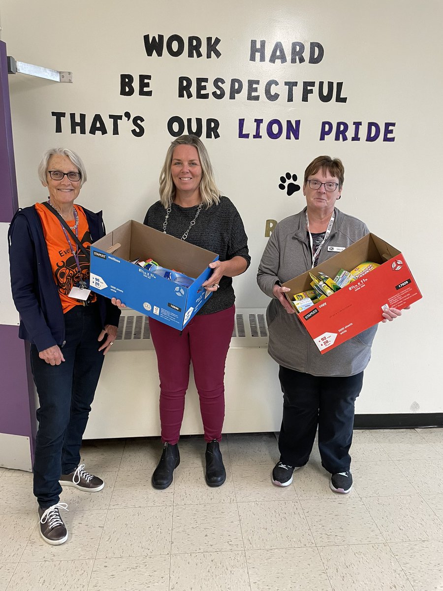 Thank you Sarnia-Lambton Golden K Kiwanis Club and Staples 089 Sarnia for the generous donation of school supplies. We are so appreciative of you supporting student growth and learning in our school! #communitypartnerships #supportingourstudents @Kiwanis @StaplesCanada @LKDSB