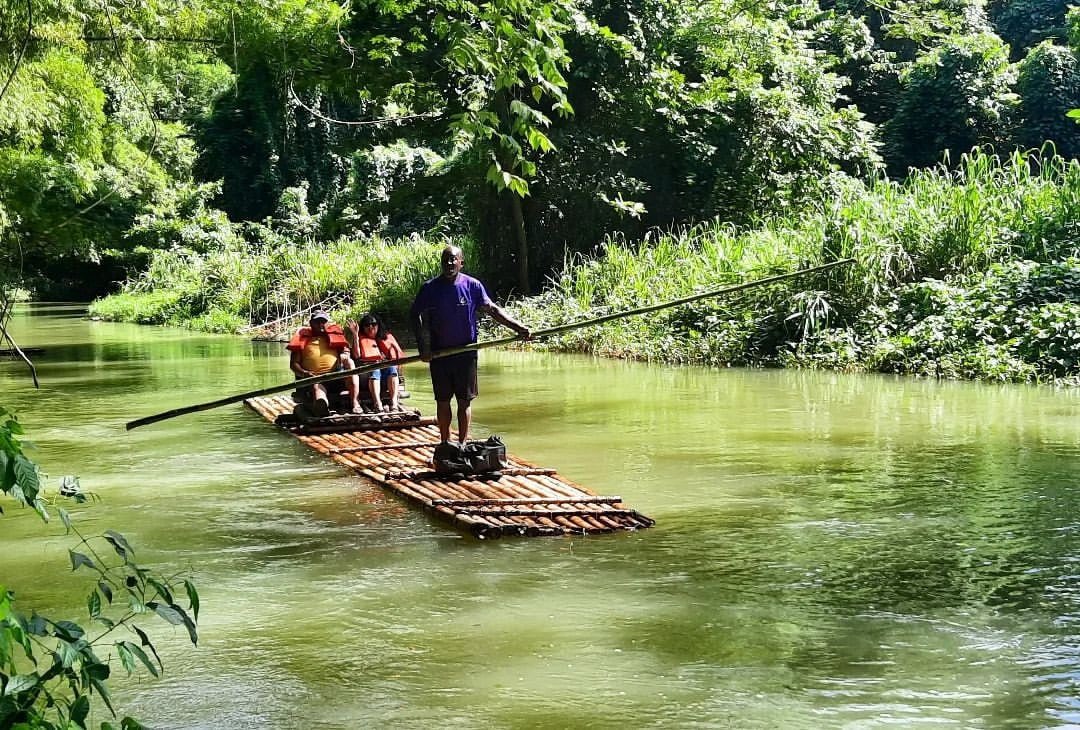 The sun is finally out and we are back up and rafting 😉🌞 #marthabrae