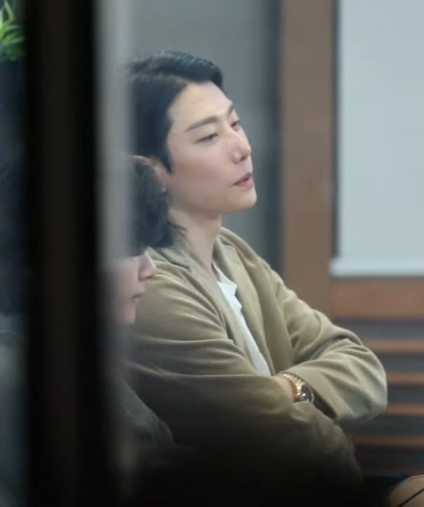 mary_captain_'s tweet photo. 42살                           32살 https://t.co/zrPnsc6HS0