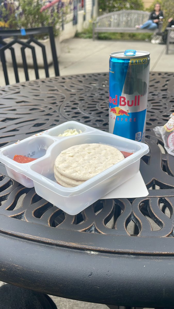 Joshua_3005's tweet photo. College meals https://t.co/7ejRAVdlfS