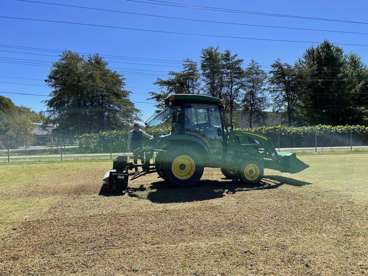 VTTurfTeaching's tweet photo. Initiating Year ✌️ of @AdamKW_1’s undergraduate #research investigating the potential use of Bluemuda for sports fields in the transition zone. https://t.co/q4xdkSccyt