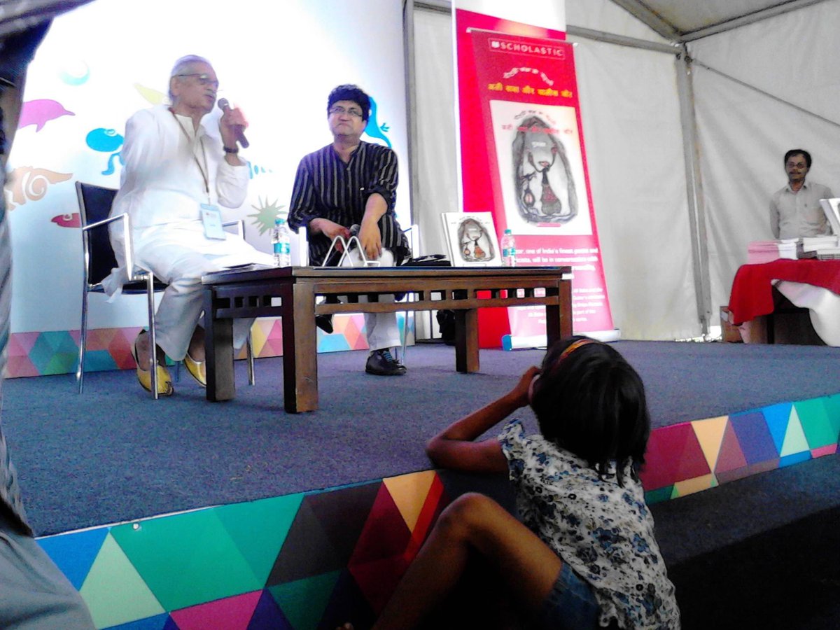 soulonatraipse's tweet photo. โThat appooppan who wrote Lakdi ki kaathiโ ๐๐
#BLF2013 #DaughterDiaries https://t.co/qY76kfodHi