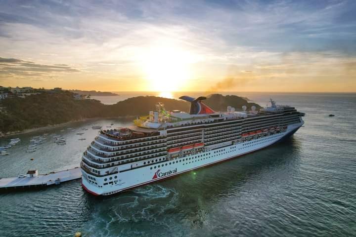 AMAVCostaOax's tweet photo. Hoy da inicio la temporada de cruceros en Bahías de Huatulco. ¡Bienvenidos! 🌅🚢

📸: Max Scherenberg Noyola
.
.
.
#AsociaciónMexicanadeAgenciasdeViajes  
#AMAVCostaOAX
#AMAVOAX
#SomosAMAV https://t.co/6MnymkXsmq