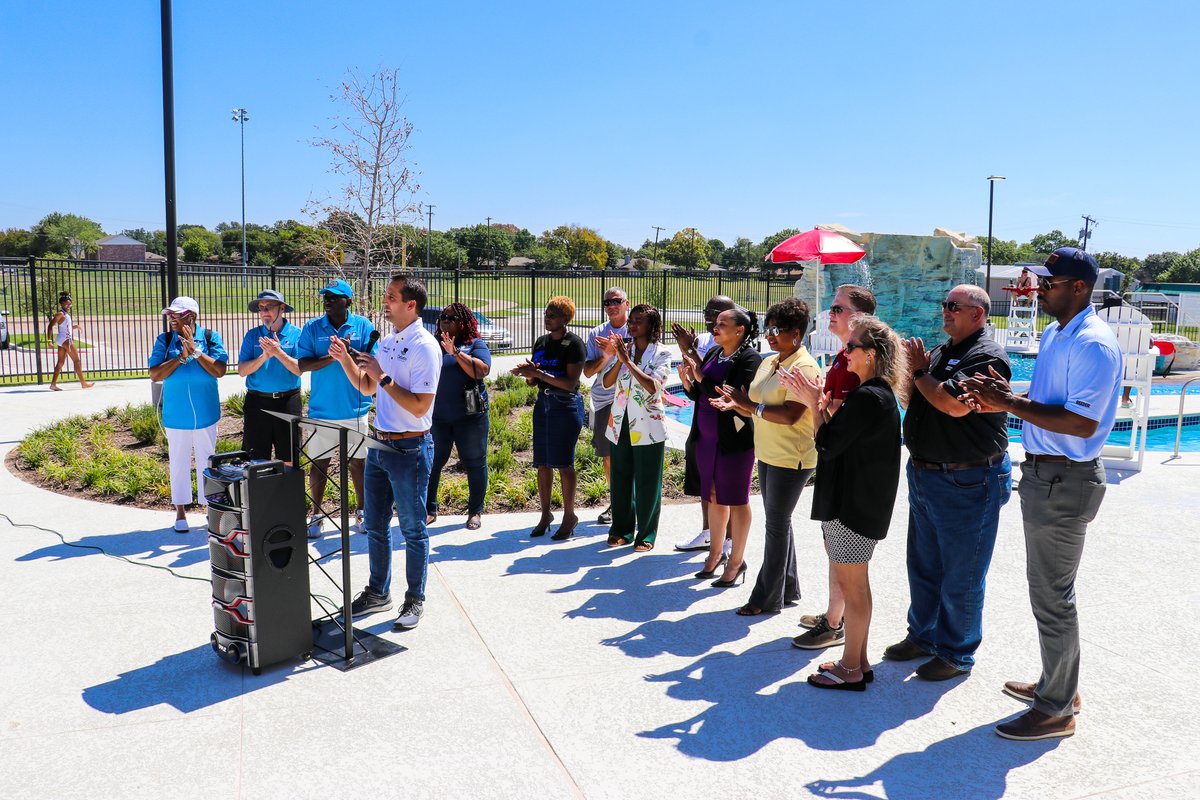 reederconst's tweet photo. What an incredible opening as we joined @desototx & the community to celebrate the completion of the Moseley Pool renovation. New amenities include a lazy river, rock climbing wall, air-conditioned party room, office areas, & more. #BuildingOnPurpose https://t.co/0PzM4sBmDy